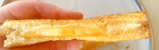 空气炸大蒜面包烤奶酪是一种低俗的享受